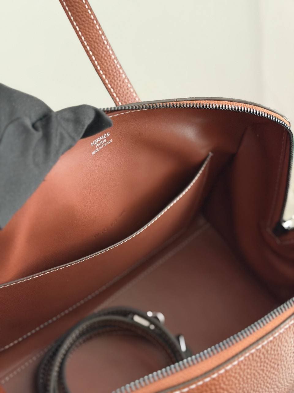 photo_5834420451659157227_y