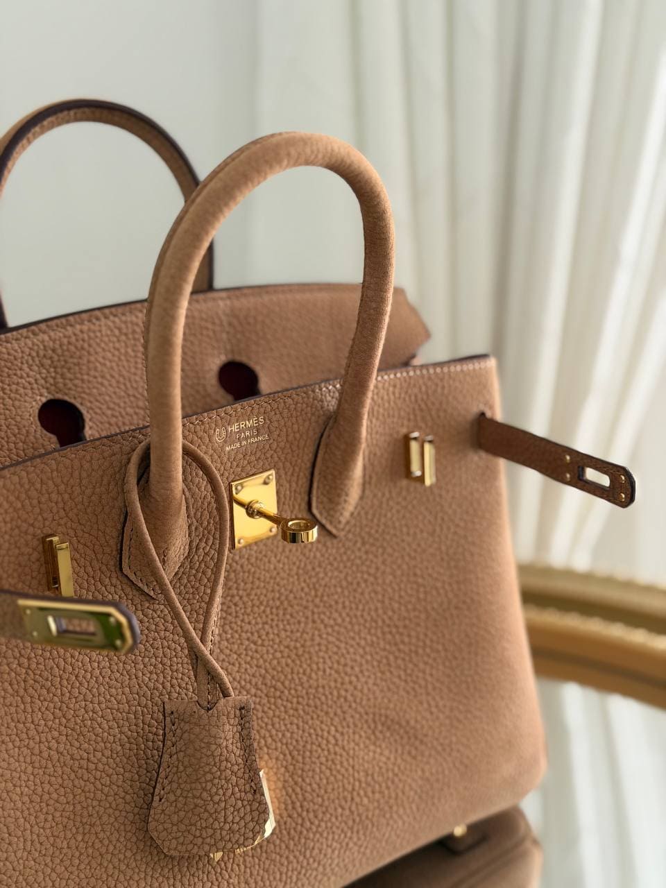 photo_6041722674607754462_y