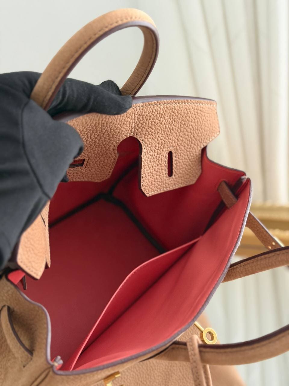 photo_6041722674607754463_y