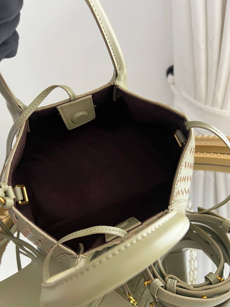 photo_5834463233828392349_y