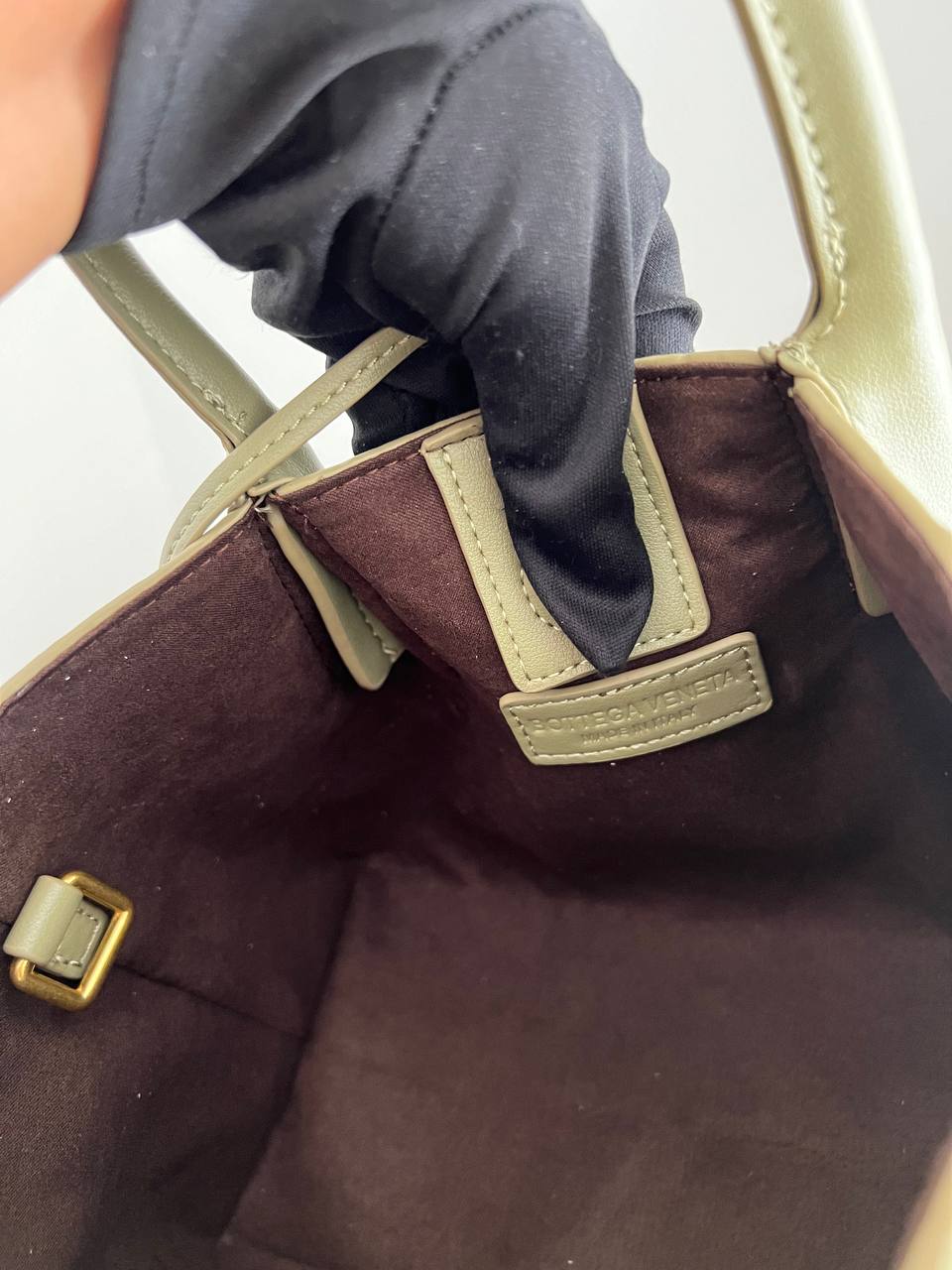 photo_5834463233828392350_y