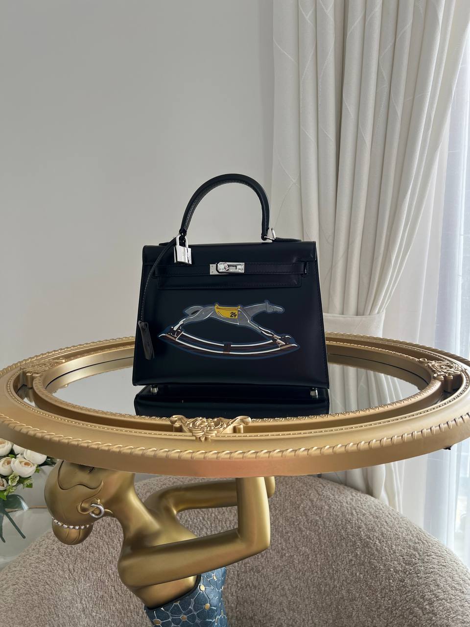 photo_5834463233828392414_y