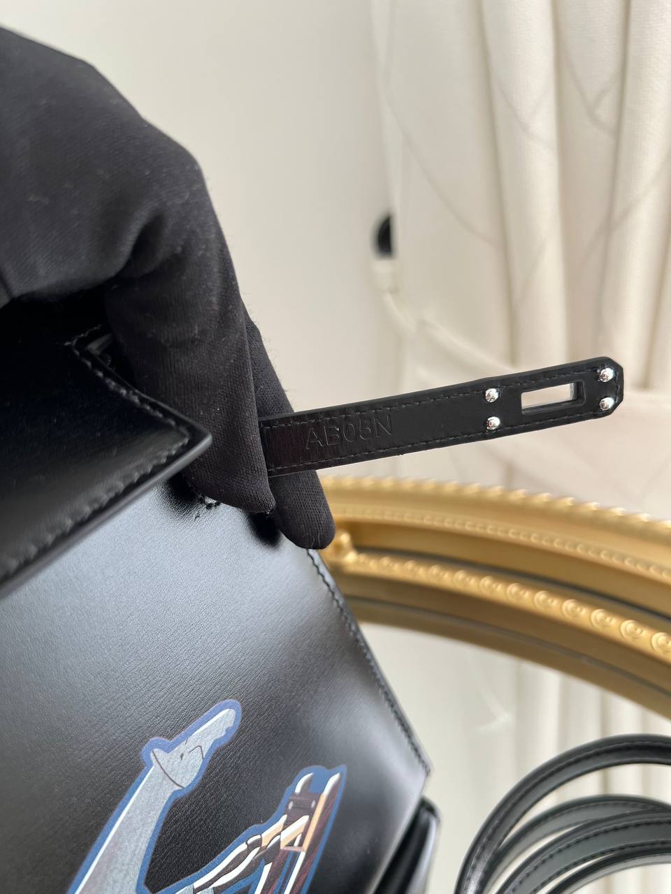 photo_5834463233828392420_y