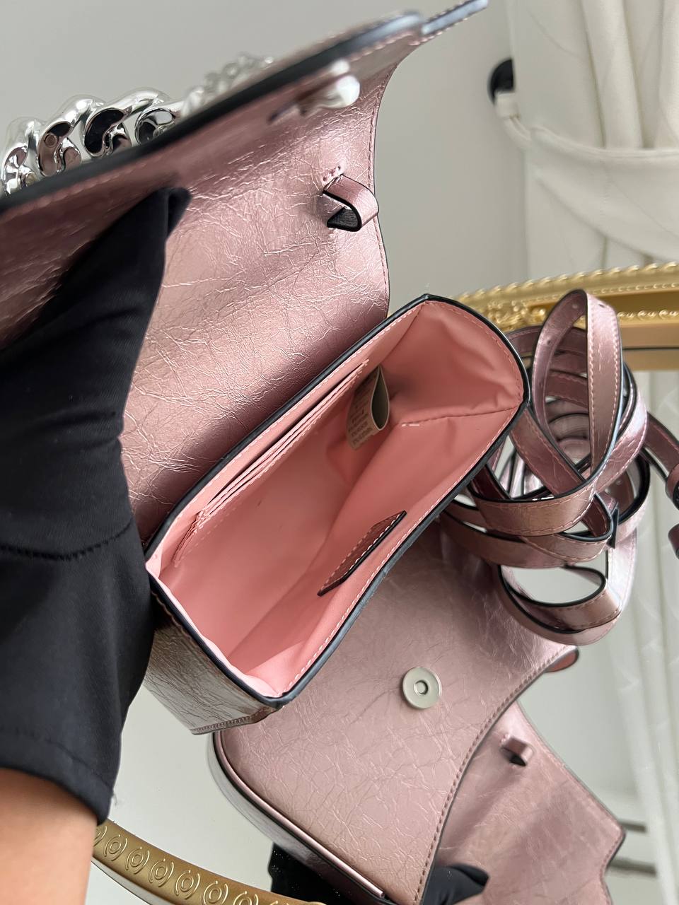 photo_5834463233828392438_y