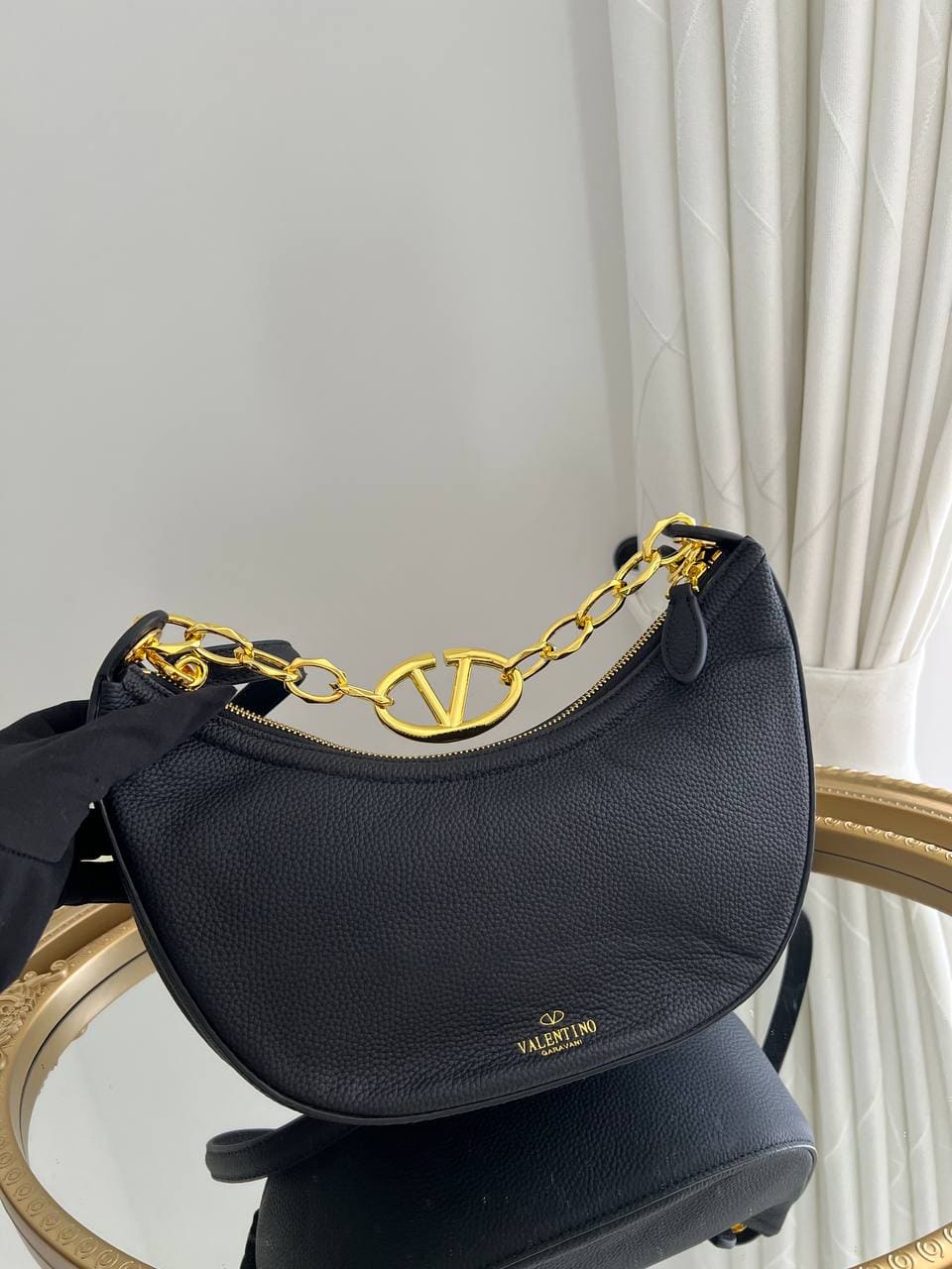 photo_5834463233828392522_y