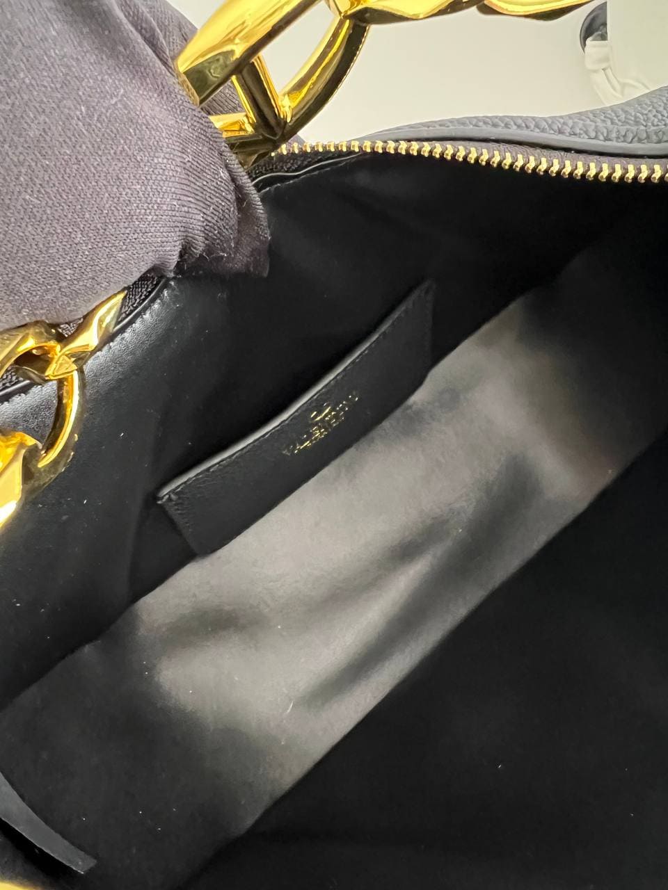 photo_5834463233828392525_y