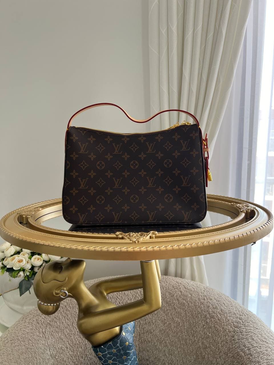 photo_5834463233828392592_y