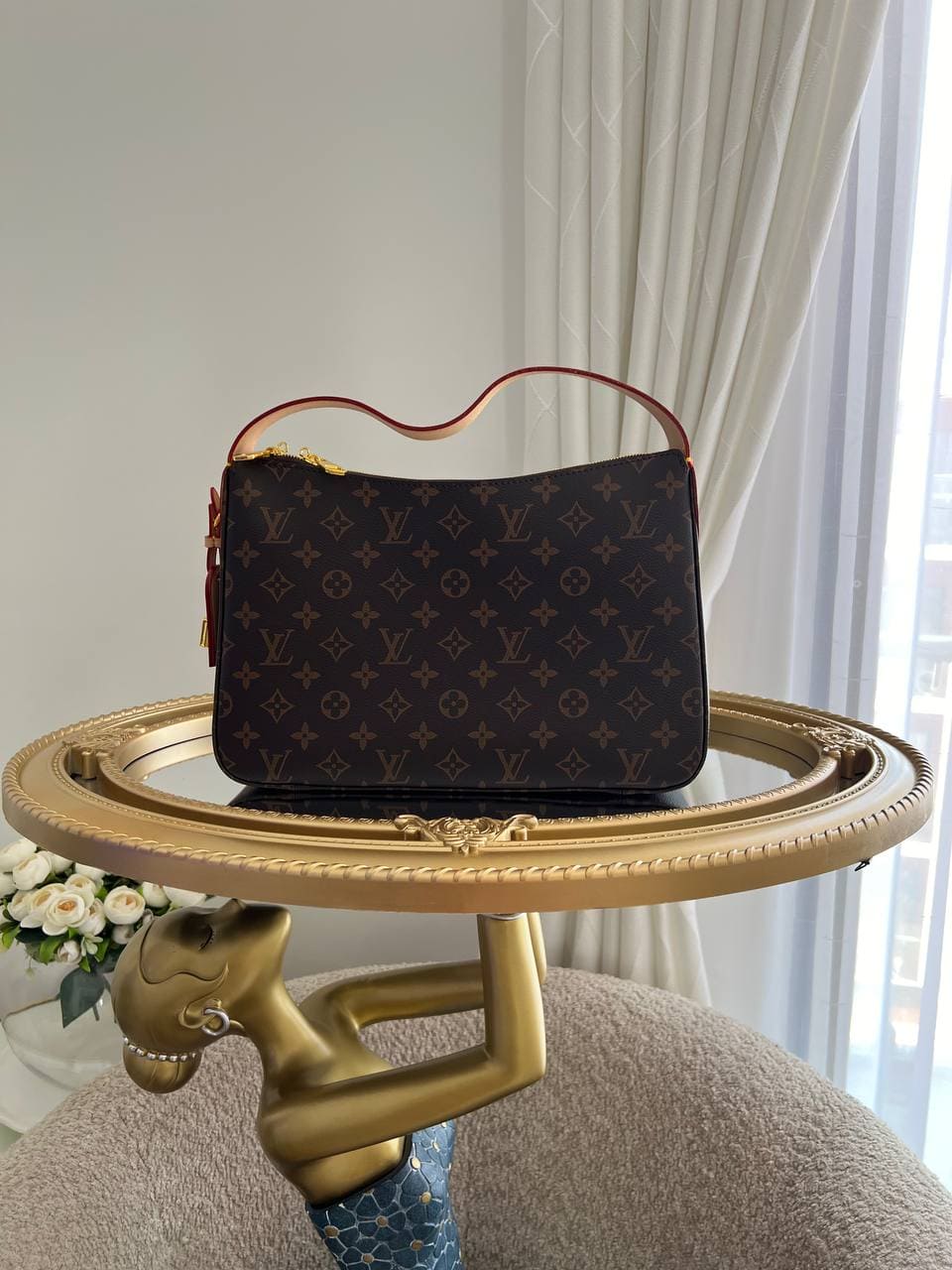 photo_5834463233828392594_y