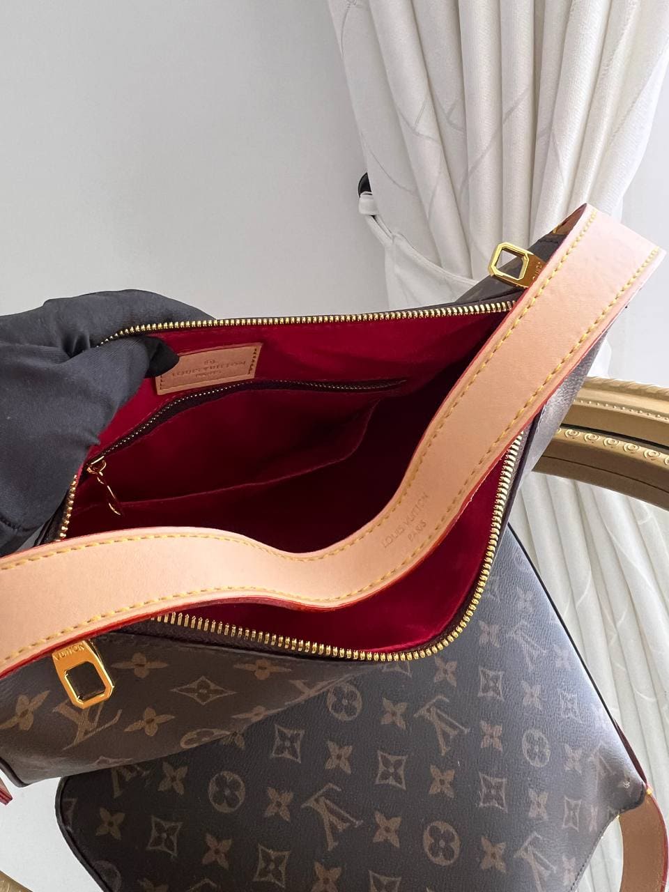 photo_5834463233828392597_y