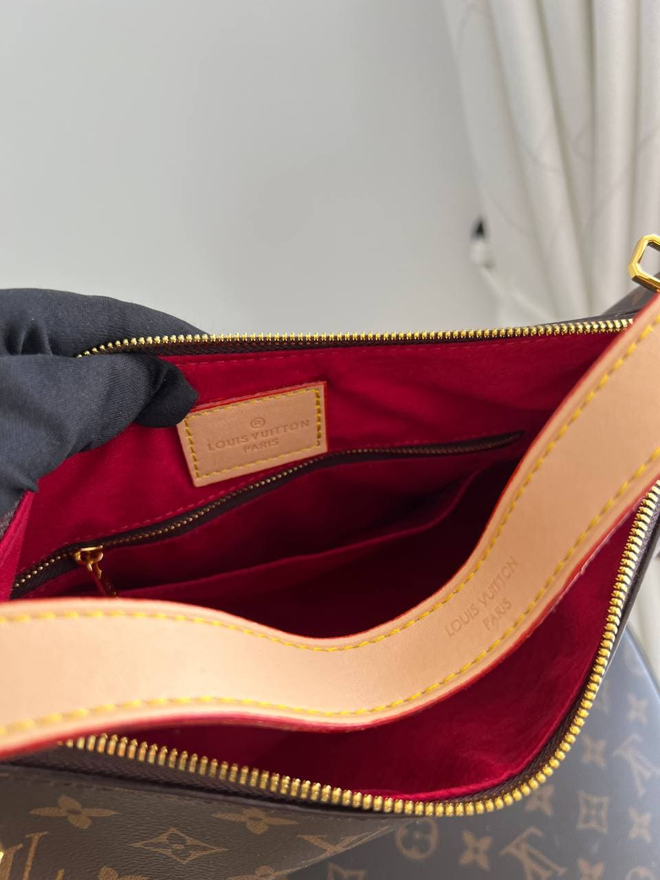 photo_5834463233828392598_y