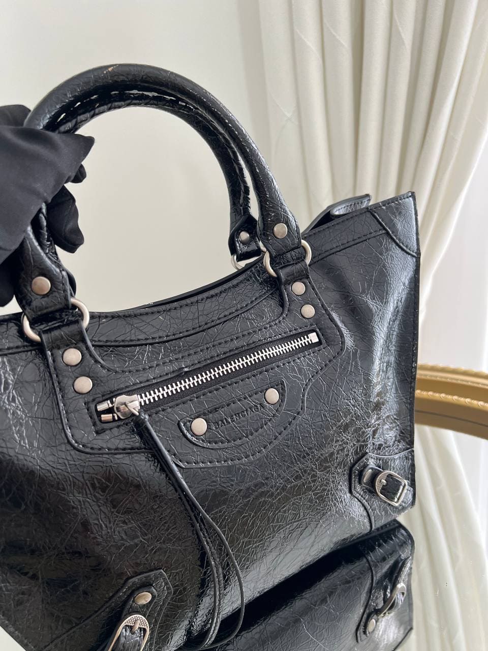 photo_5834463233828392603_y