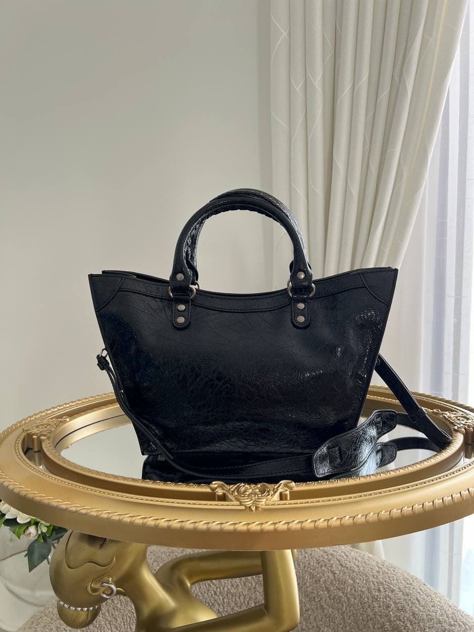 photo_5834463233828392605_y