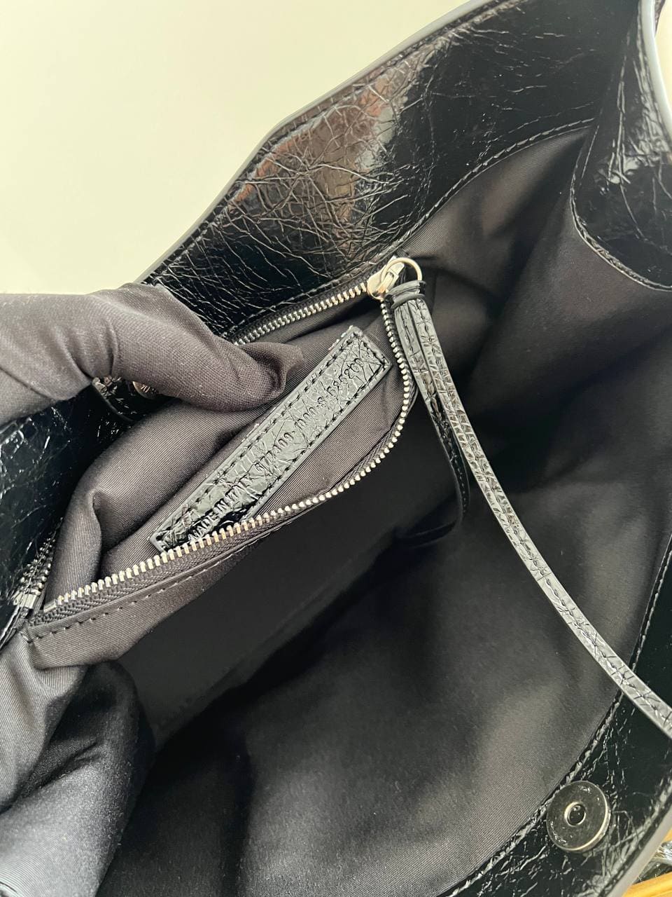 photo_5834463233828392607_y