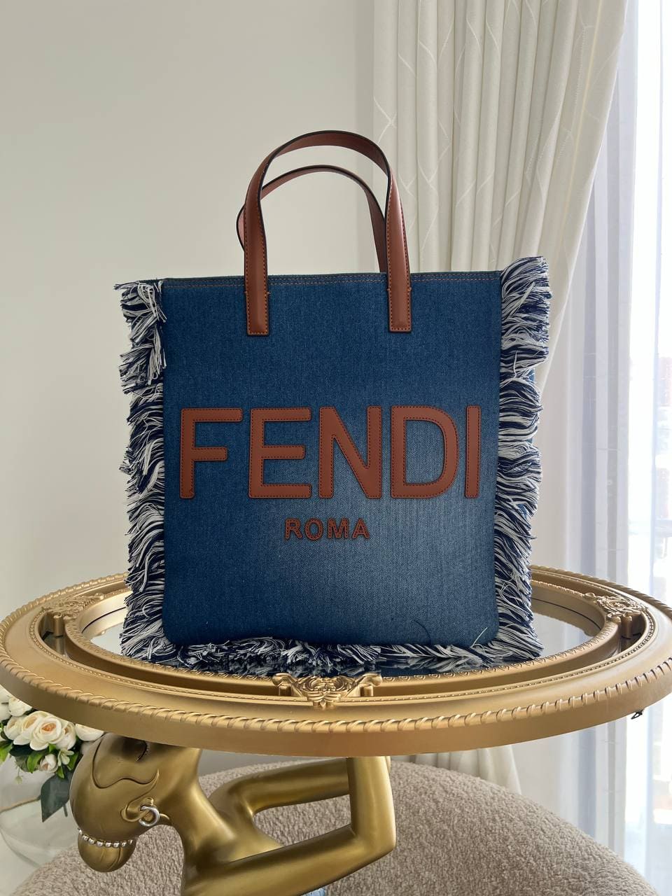 photo_5834463233828392618_y