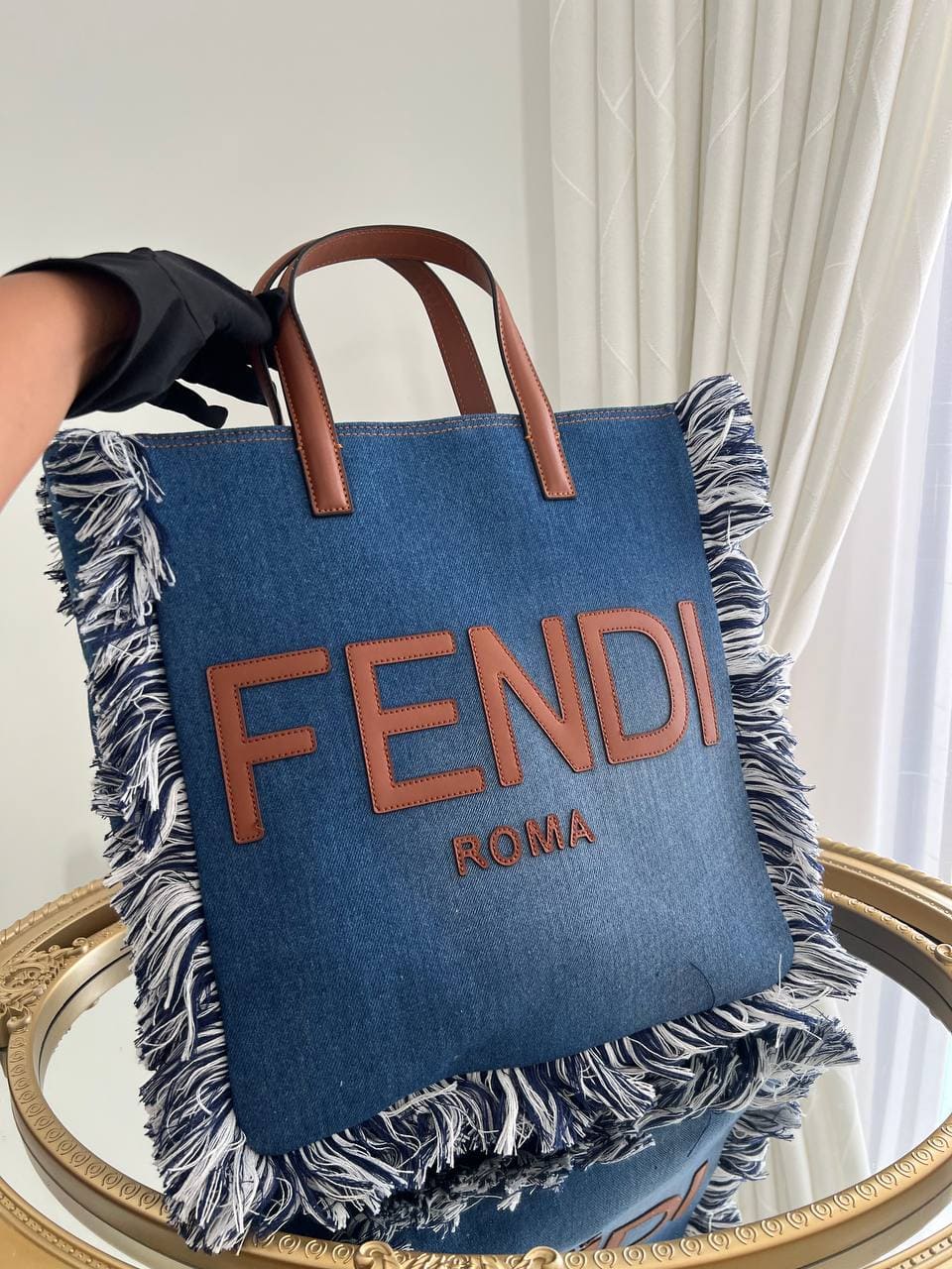 photo_5834463233828392619_y