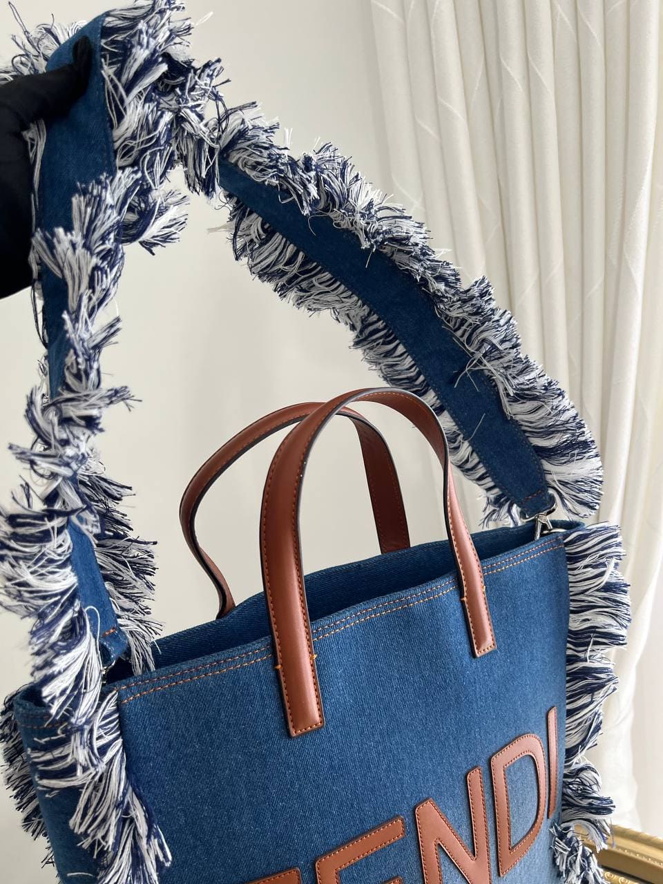 photo_5834463233828392622_y