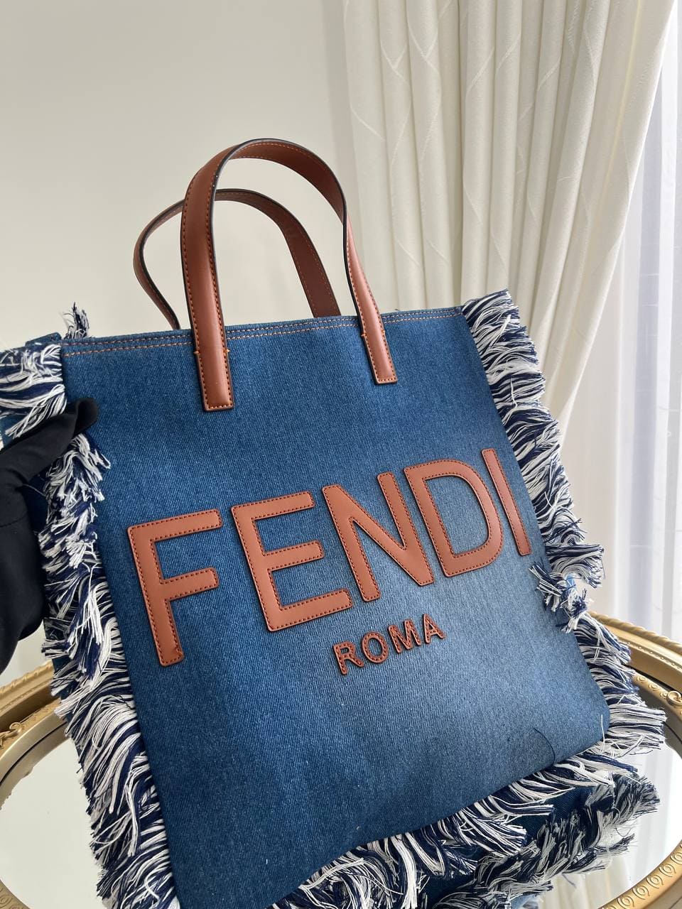 photo_5834463233828392623_y