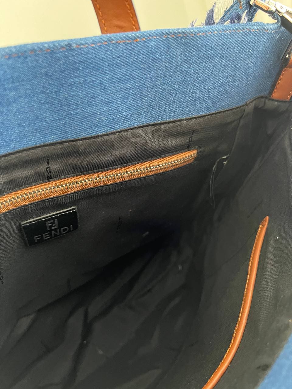 photo_5834463233828392625_y